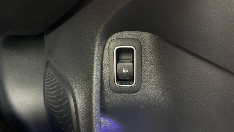 Mercedes-Benz CLA 250e AMG Line Premium Plus 4dr Tip Auto Saloon